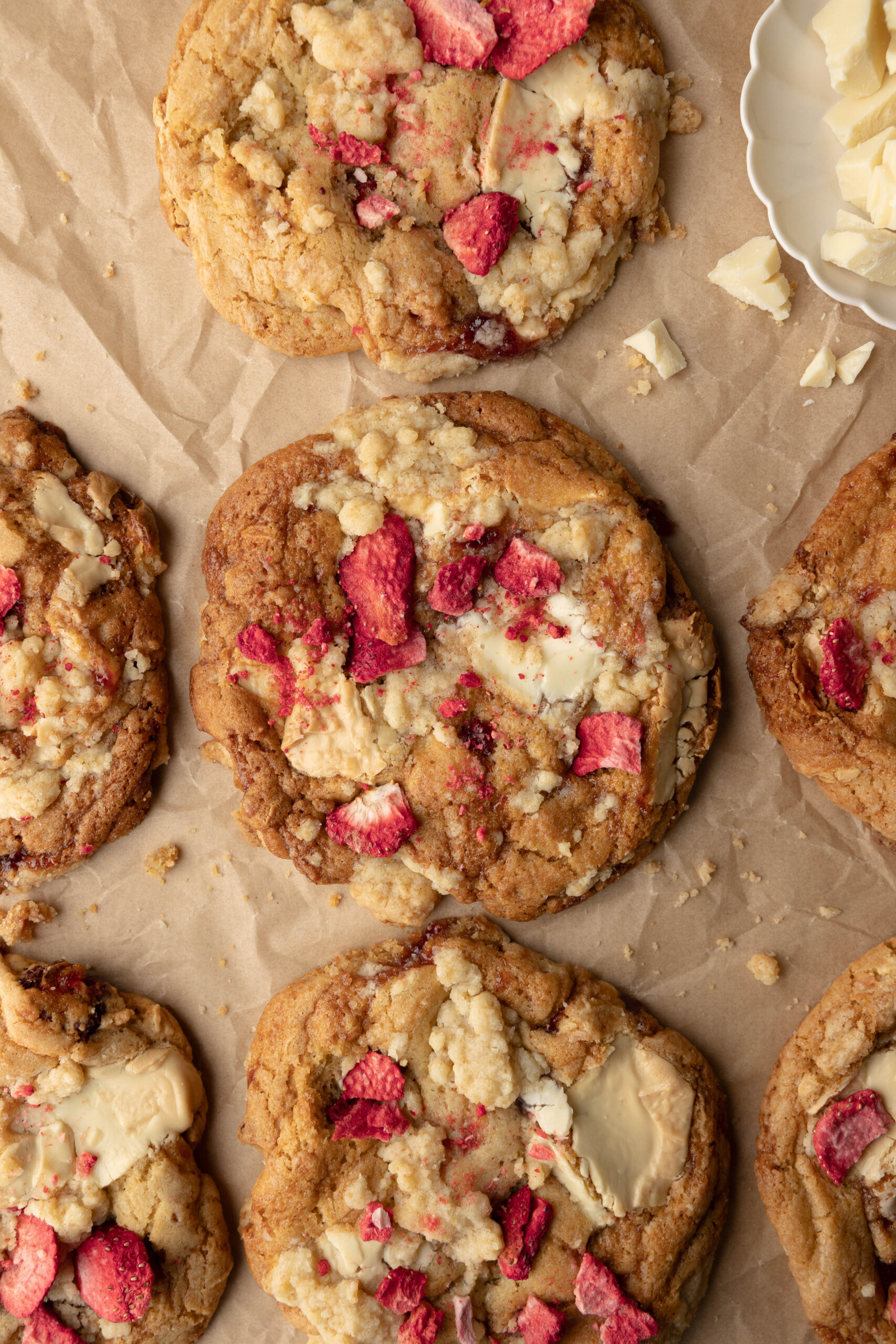 strawberry-crumble-cookie-scaled.jpg